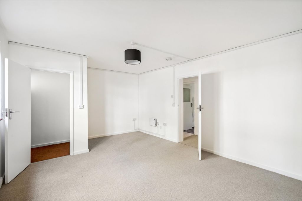 Property photo 2 of 12 Image