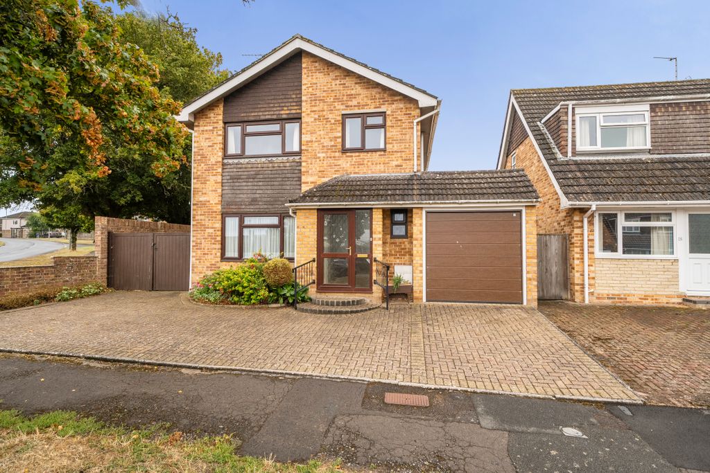 Property photo 1 of 23 151355320