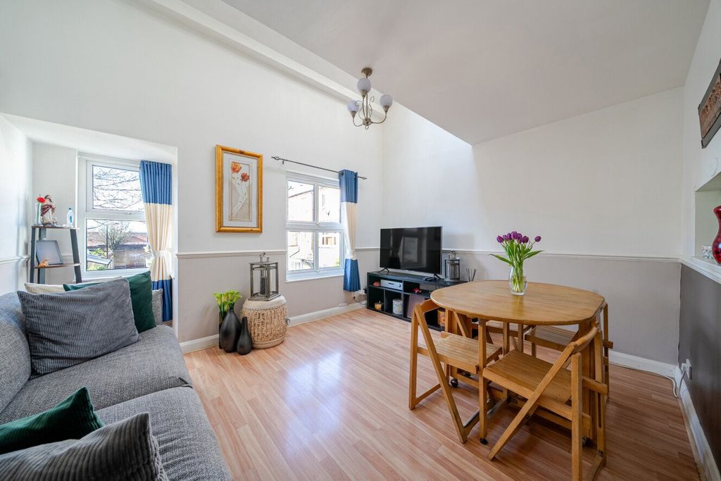 Property photo 2 of 24 Picture No. 43