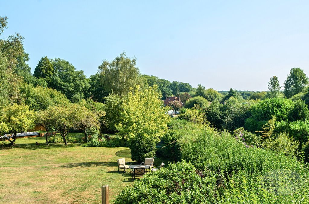 Property photo 2 of 19 Da2d4646-Ed7A-432...