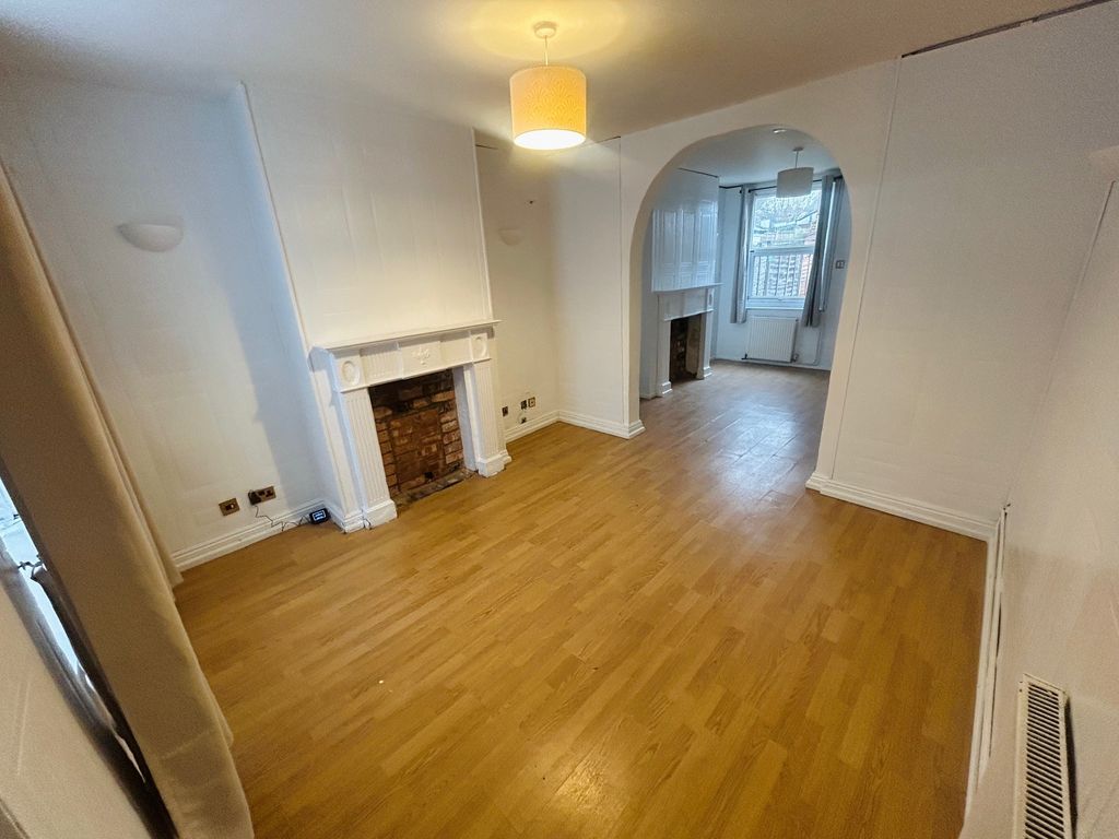 Property photo 2 of 11 Image