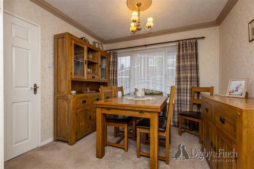 Property photo 3 of 17 Yonge Close Radcliffe-On-Trent, Nottingham, Ng12 2