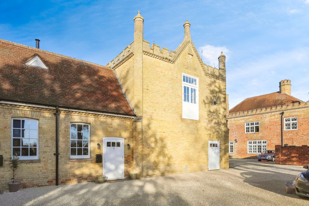 Property photo 1 of 20 2Bramptonparkhouse-1