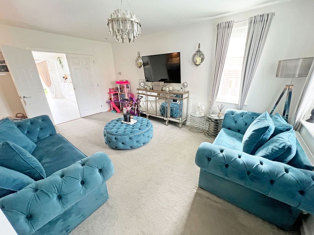 Property photo 2 of 21