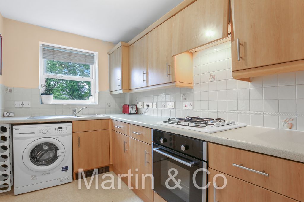 Property photo 3 of 14 1712611950 - 7, 21 Normanton Road, Cr2 - 11