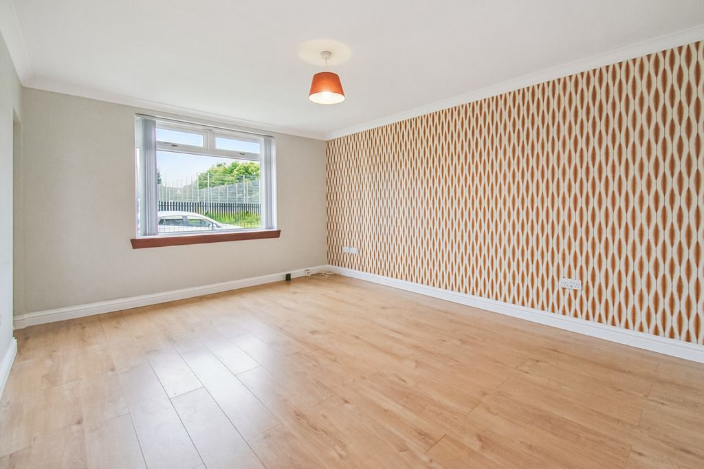 Property photo 2 of 13 2