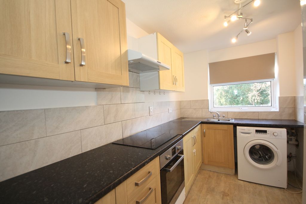 Property photo 3 of 6 Kitchen