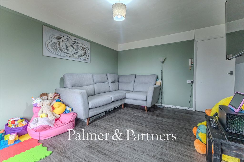 Property photo 3 of 10 Picture No. 04