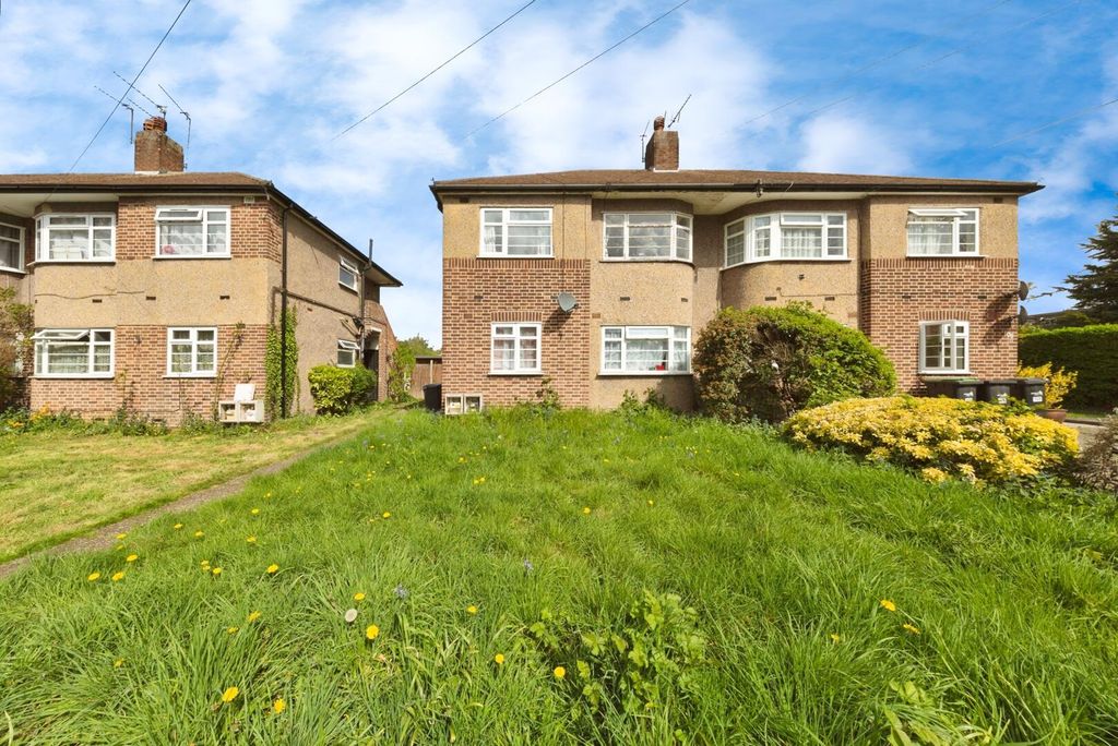 Property photo 1 of 10 Front (Exterior)