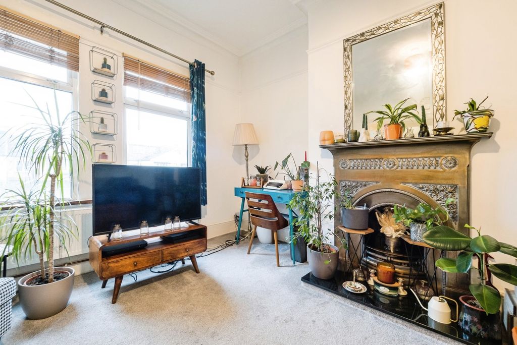 Property photo 3 of 30 Pbox-Img.Jpg