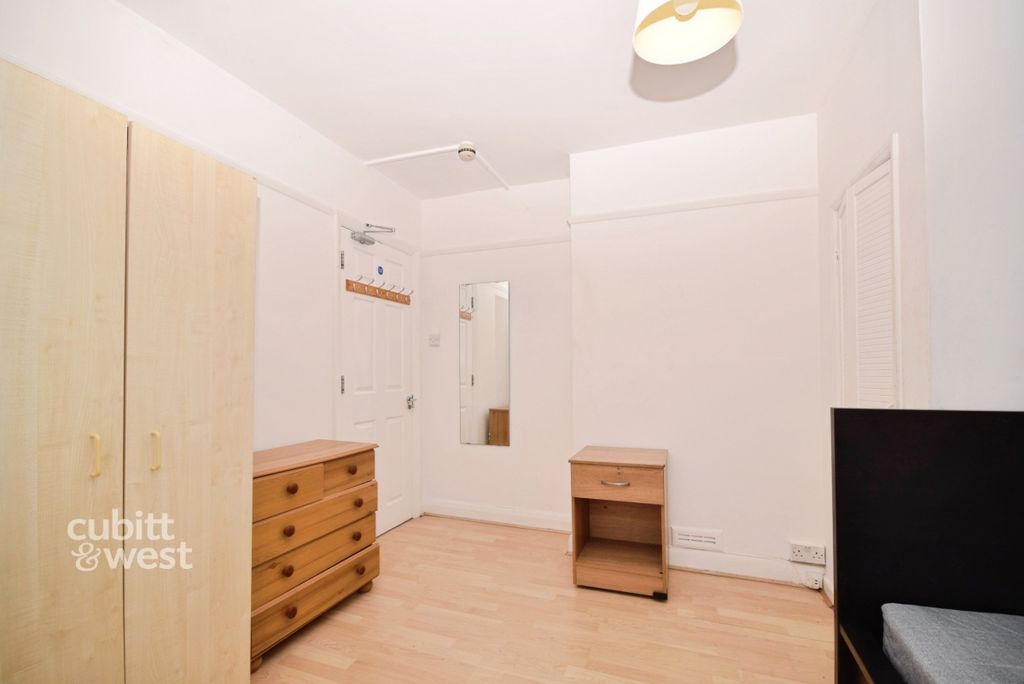 Property photo 3 of 8 Aa5579E9-Dsc_0020