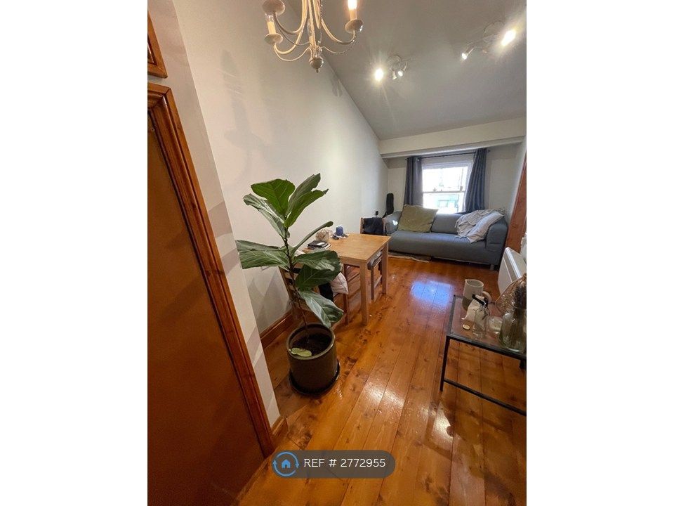 Property photo 1 of 29 Lounge