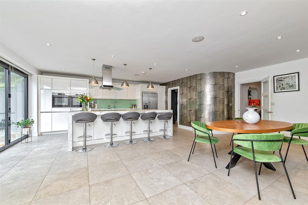 Property photo 2 of 35 75Bucknallsdrive-39.Jpg