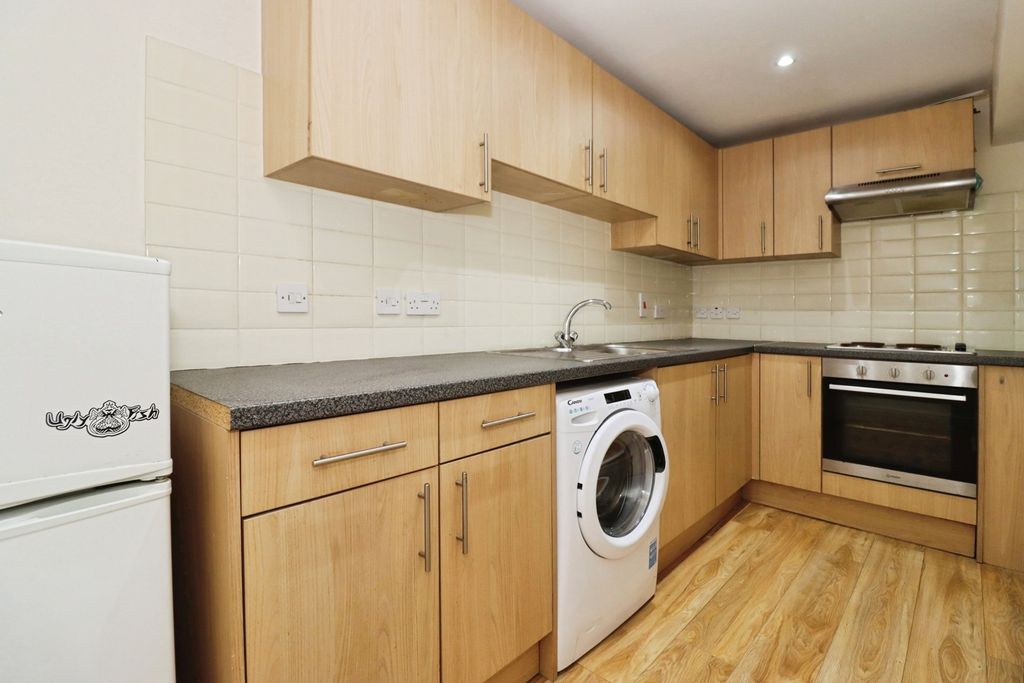 Property photo 2 of 12 Pbox-Img.Jpg