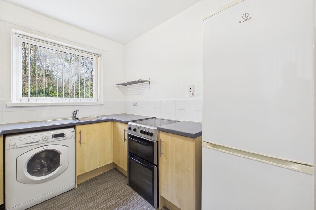 Property photo 3 of 14 Kitchen