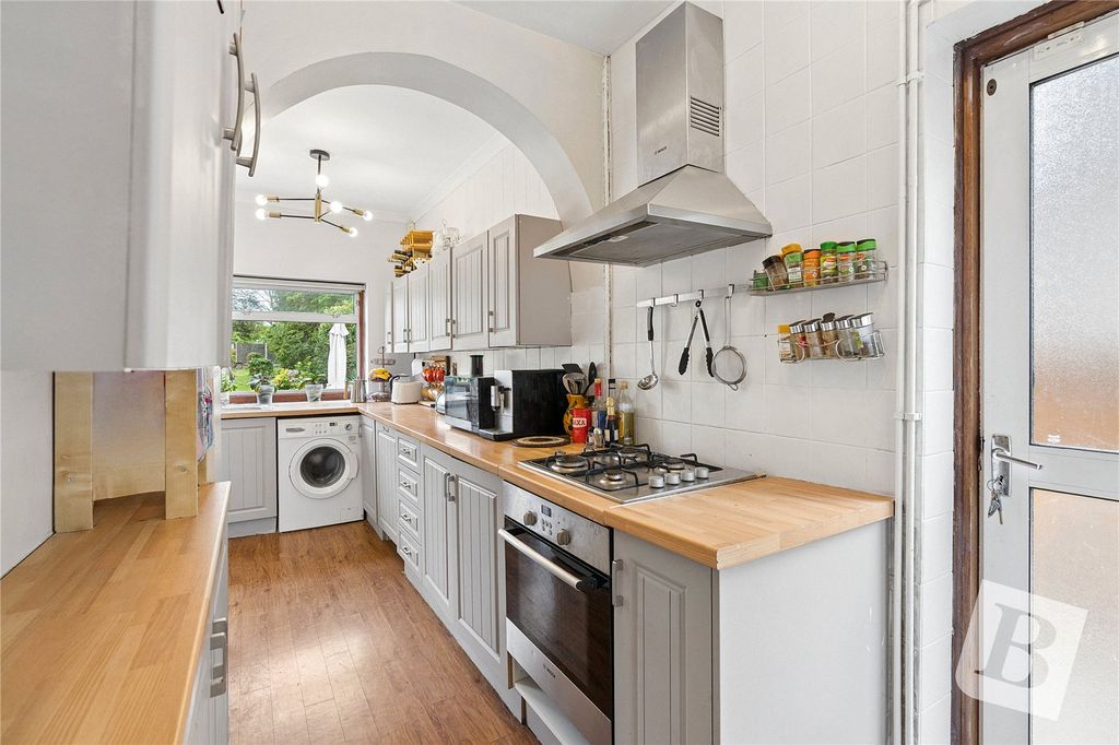Property photo 2 of 14 Kitchen