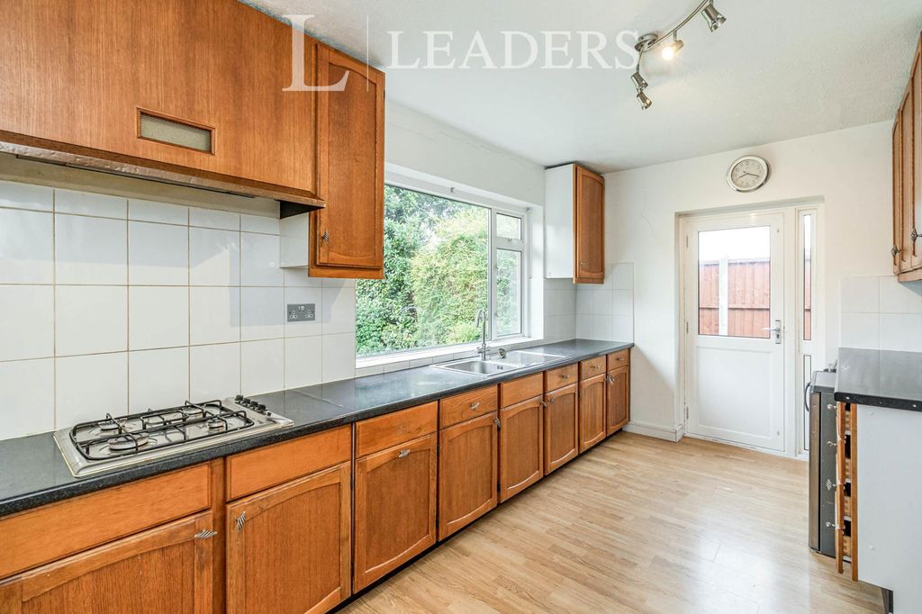 Property photo 3 of 10 3