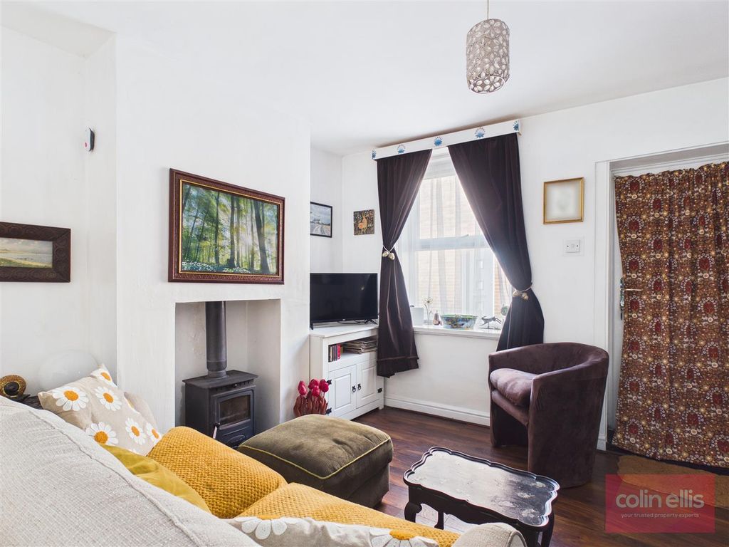 Property photo 2 of 12 Cam05075G0-Pr0307-Still001.Jpg