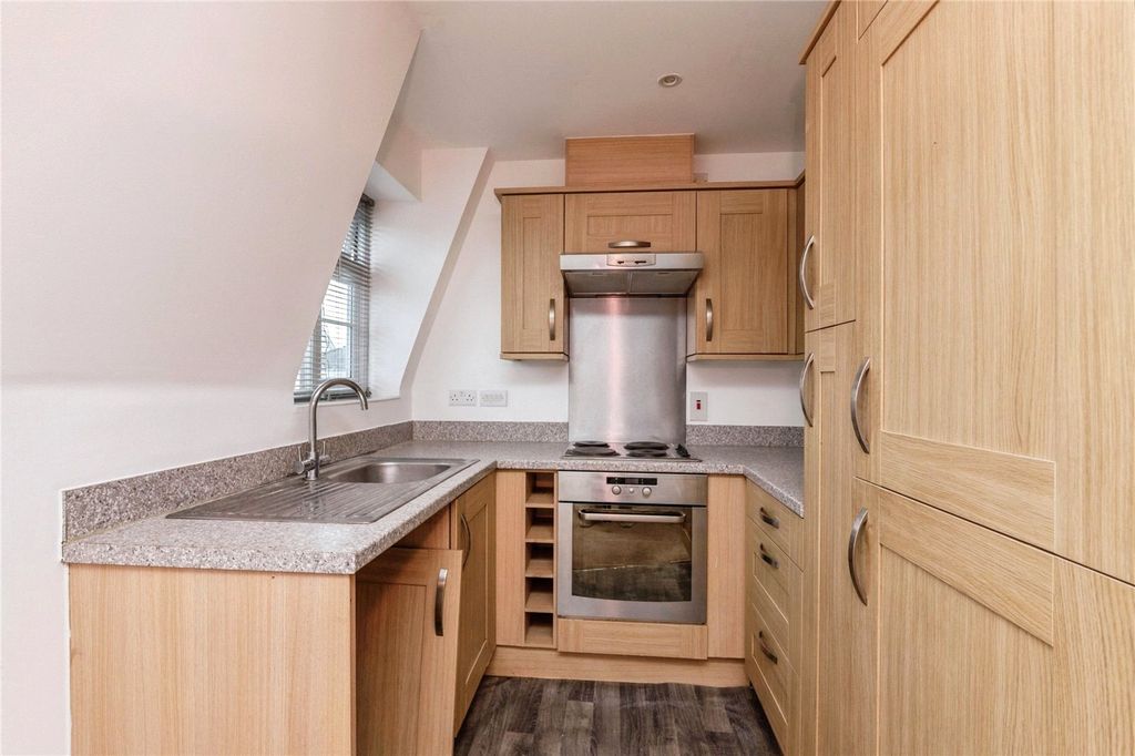 Property photo 3 of 11 Kitchen