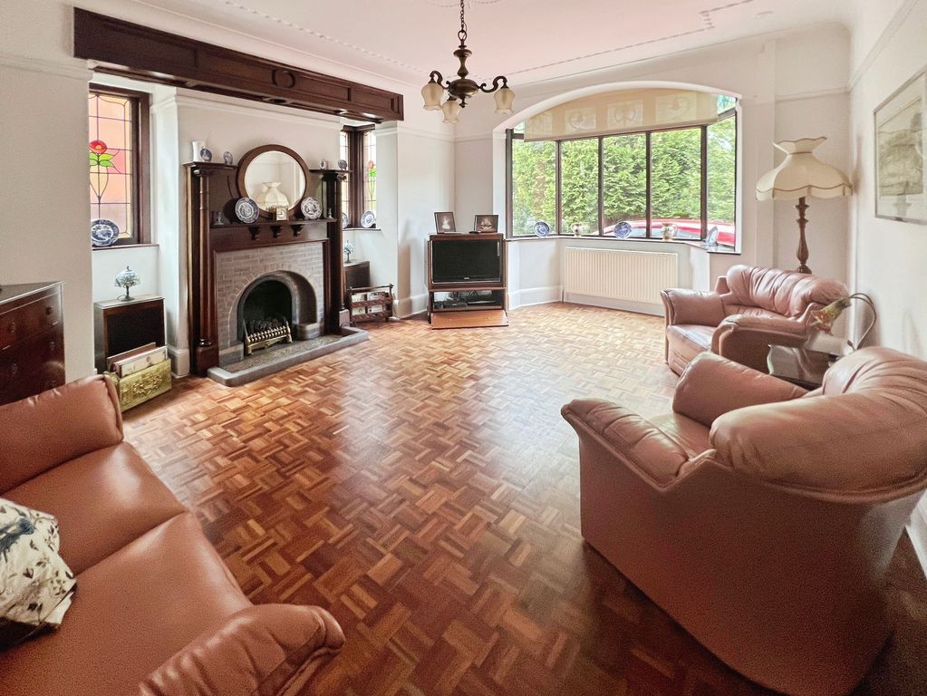 Property photo 3 of 25 Sitting Room