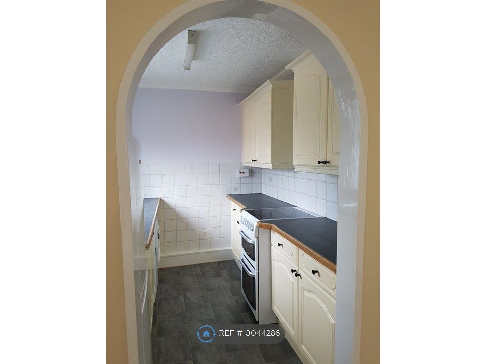 Property photo 1 of 14 Kitchen - Right