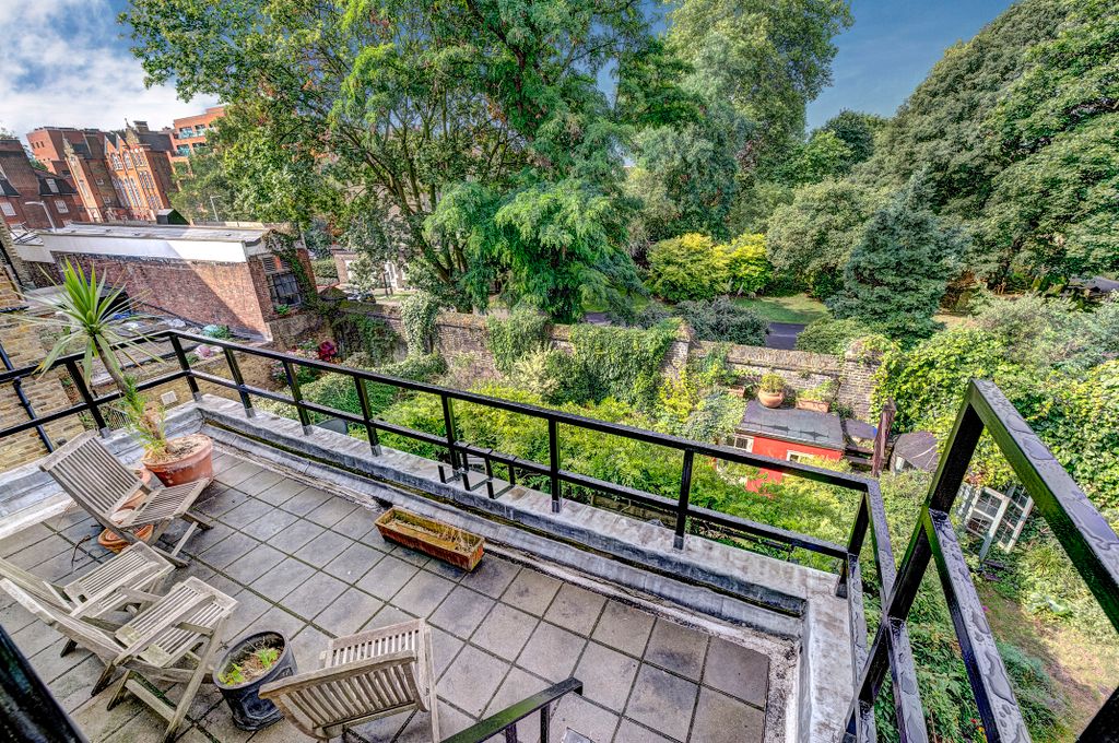 Property photo 3 of 7 Terrace