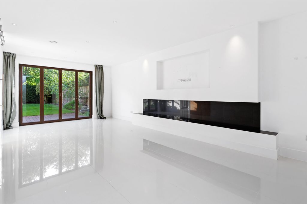 Property photo 3 of 15 Image