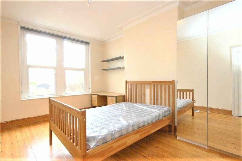 Property photo 3 of 26 Bright And Inviting Double Bedroom Featuring Large...
