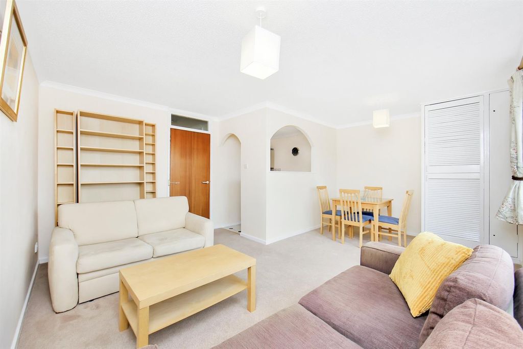 Property photo 2 of 8