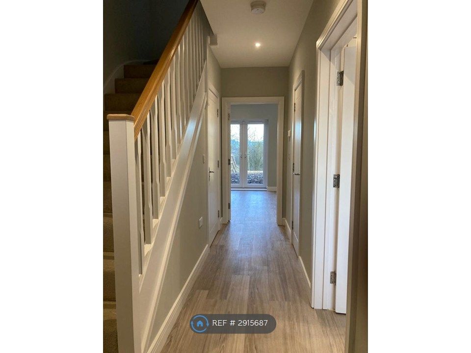 Property photo 3 of 24 Entrance Hallway
