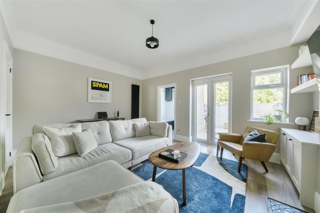 Property photo 2 of 14 1459889-7-6A03005B4d3c3.Jpg