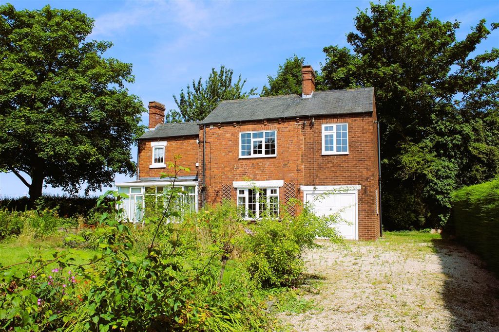 Property photo 1 of 19 External