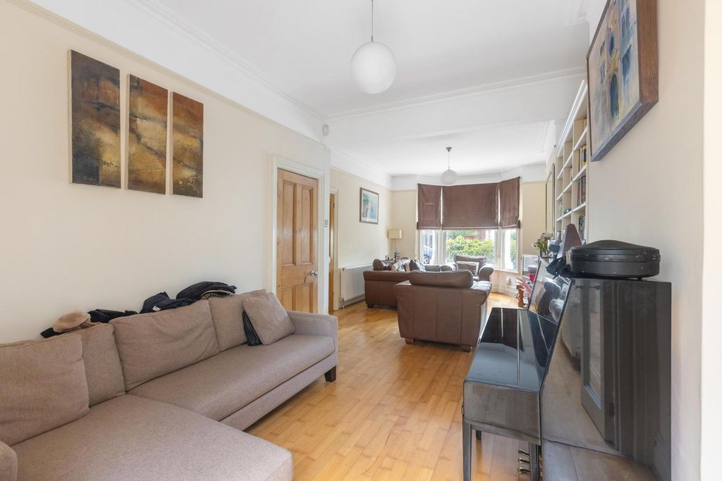 Property photo 3 of 13