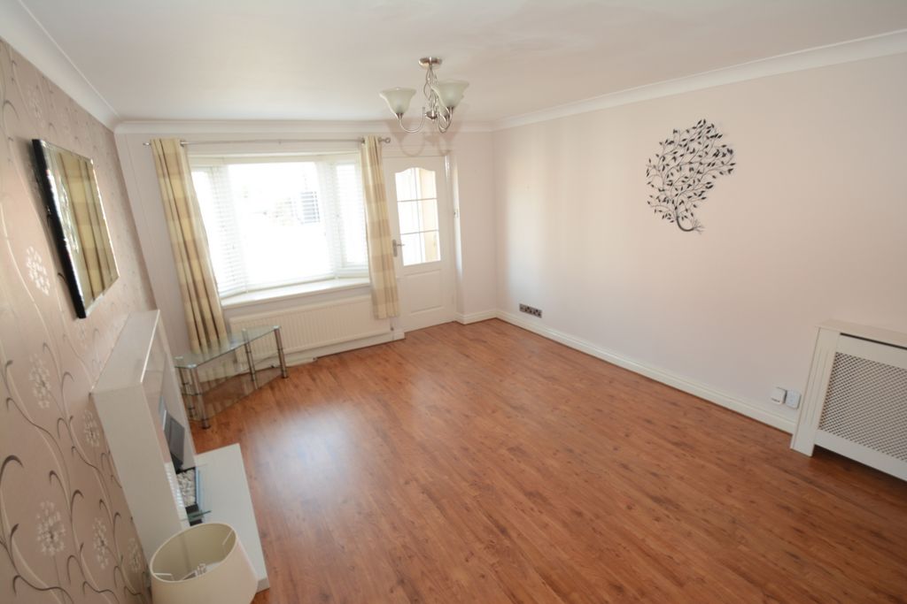 Property photo 2 of 14 Lounge