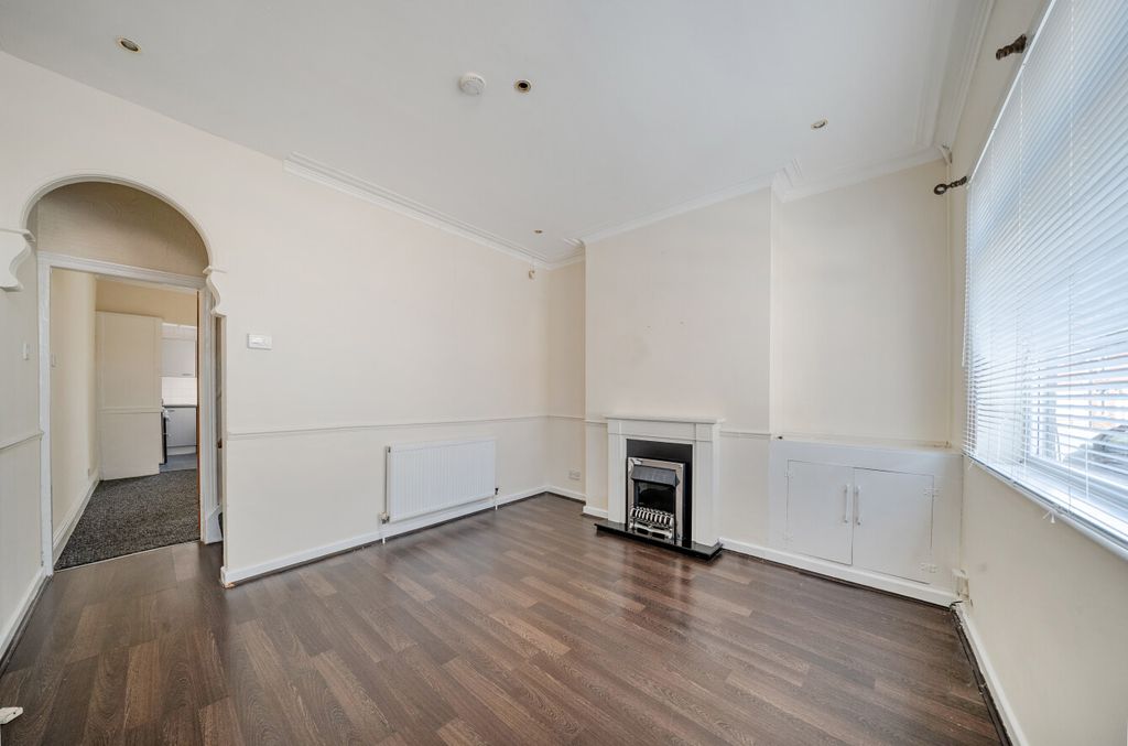 Property photo 3 of 17 1481379-17-6A3A66...
