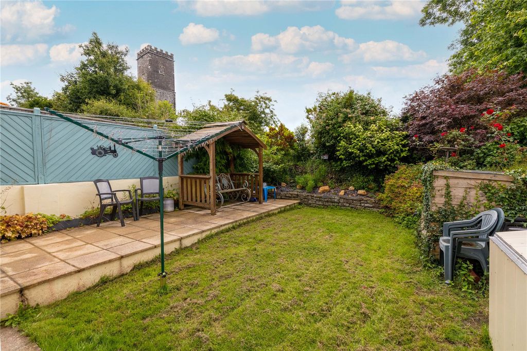 Property photo 2 of 17 Picture No. 10