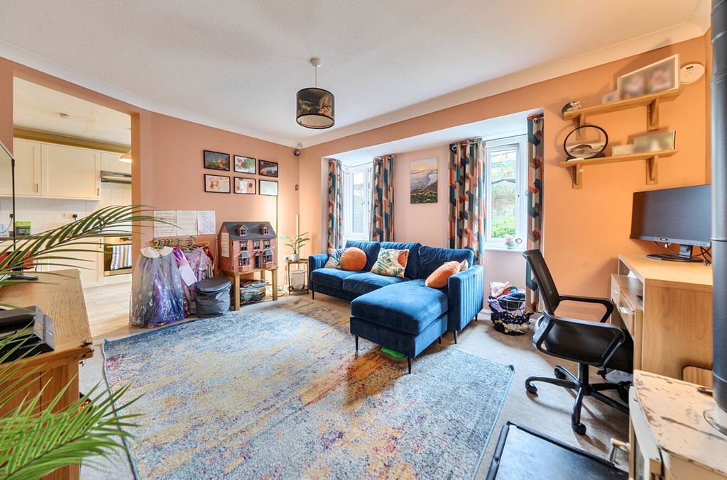 Property photo 2 of 13