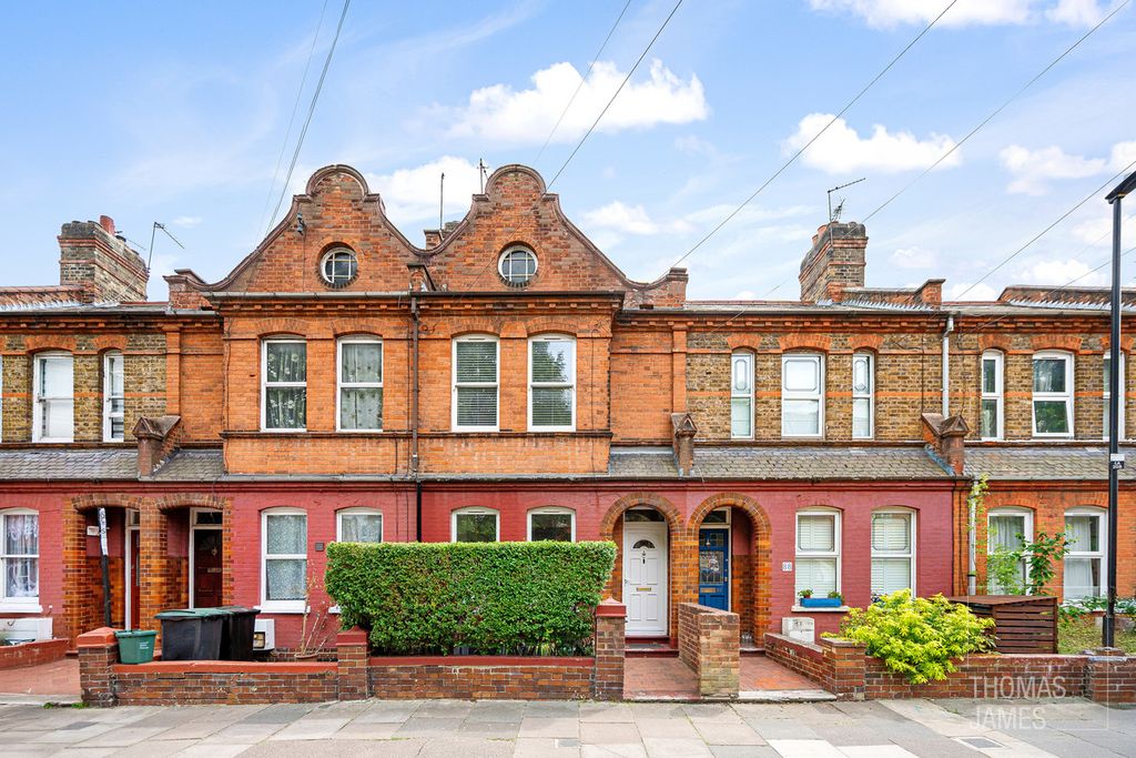 Property photo 1 of 32