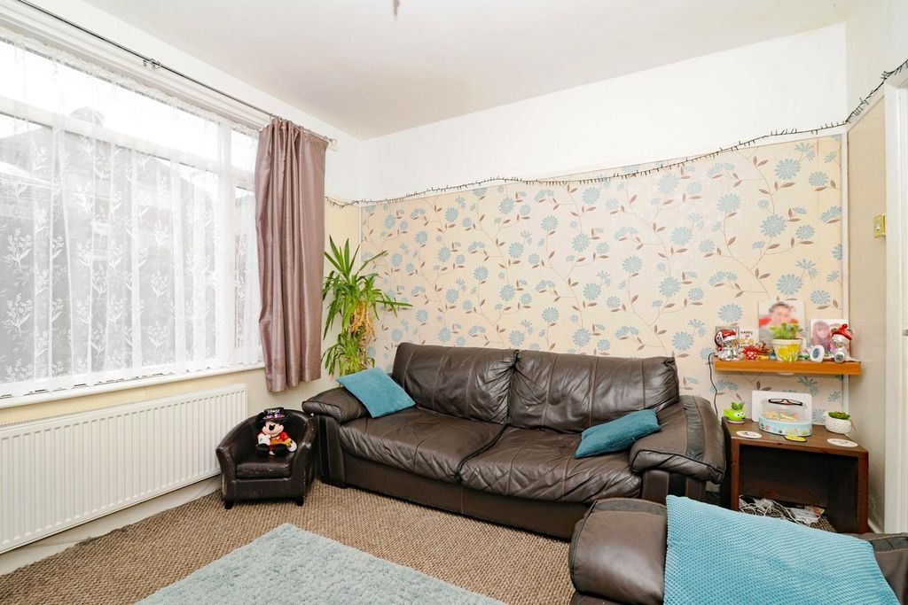 Property photo 3 of 22