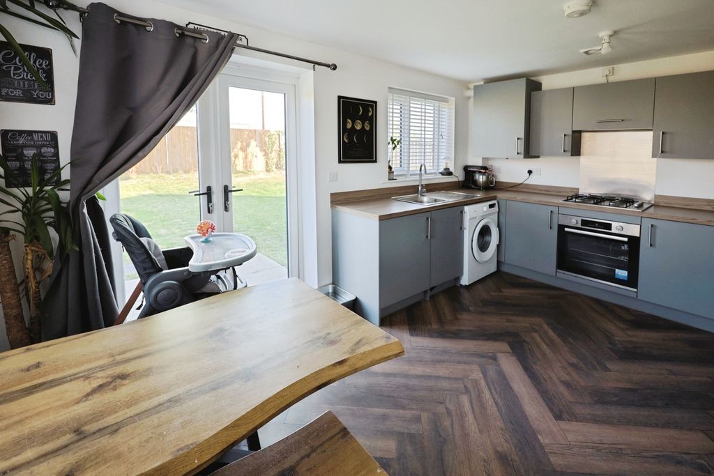 Property photo 3 of 13 Pbox-Img.Jpg