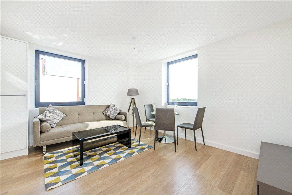 Property photo 2 of 8 Reception