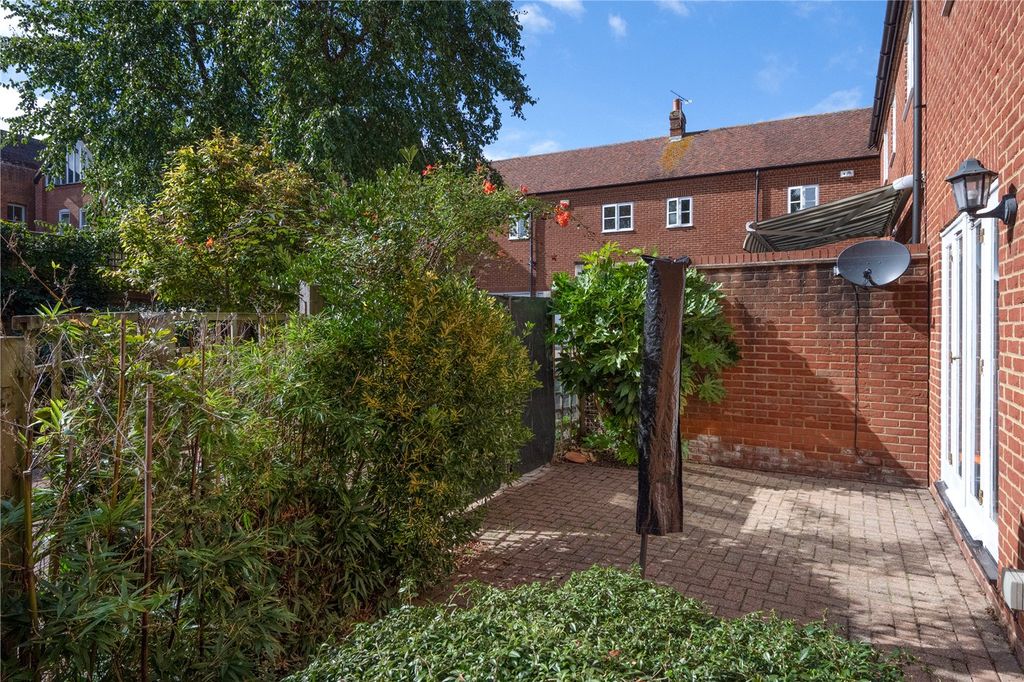 Property photo 2 of 17 Picture No. 15