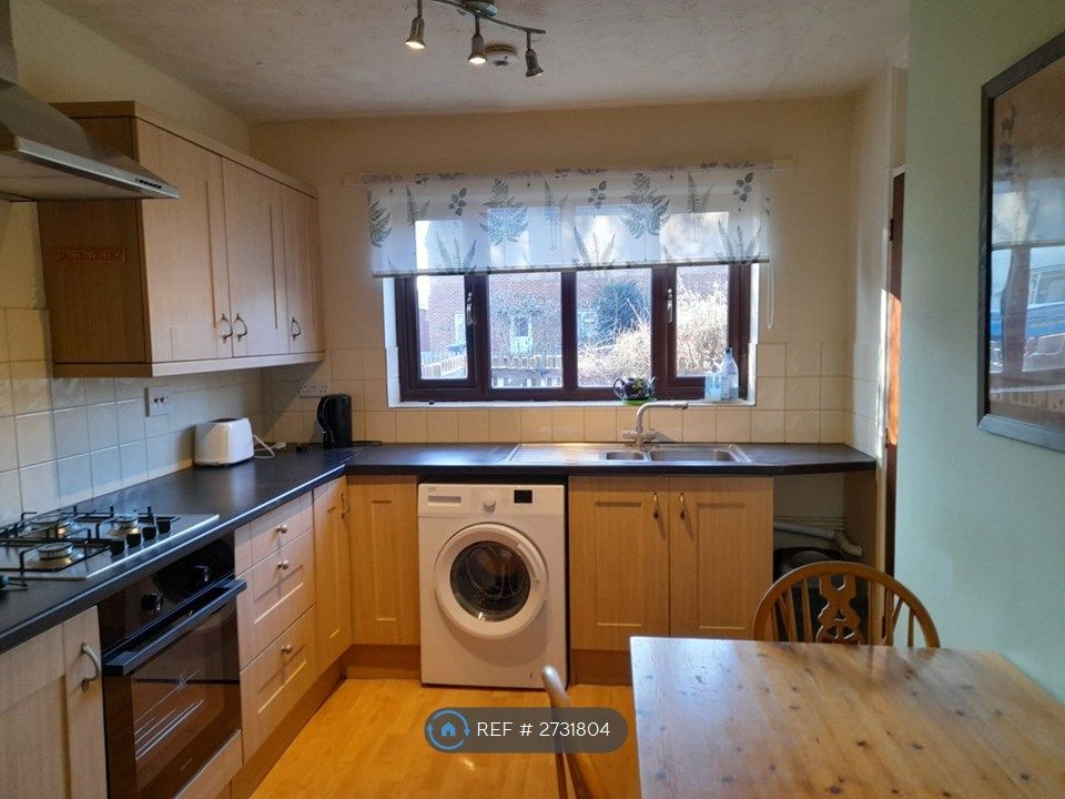 Property photo 1 of 8 Kitchen