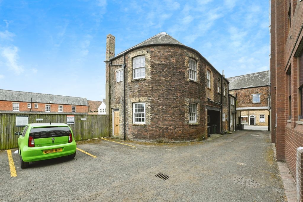 Property photo 1 of 14