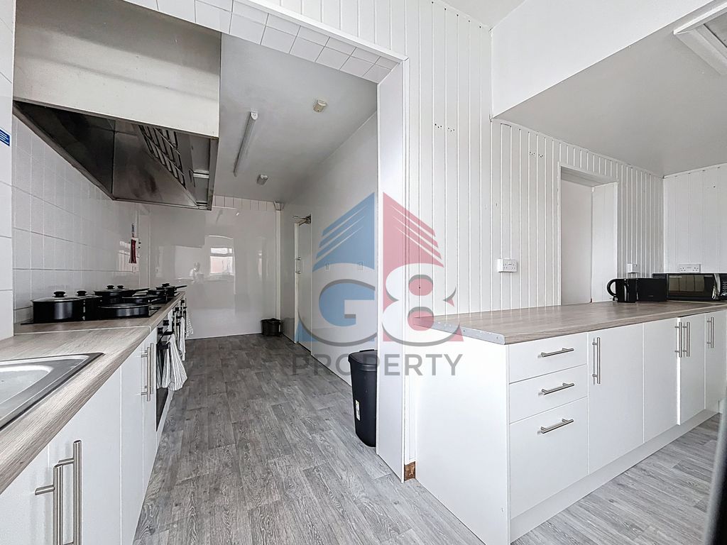 Property photo 2 of 17 Gallery
