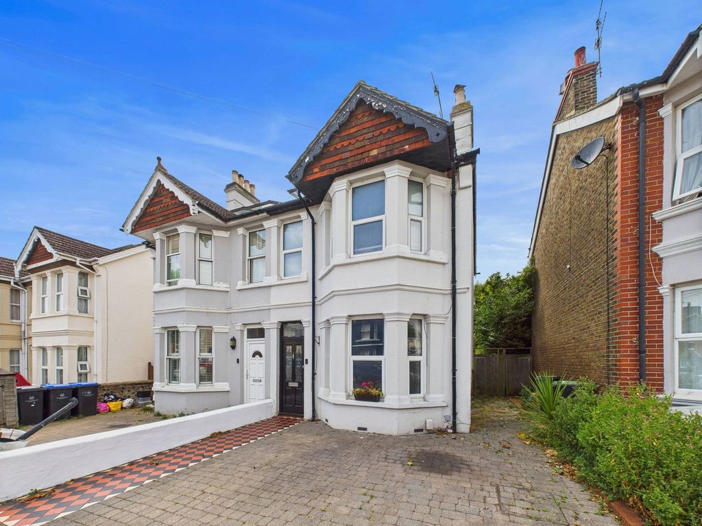Property photo 1 of 24