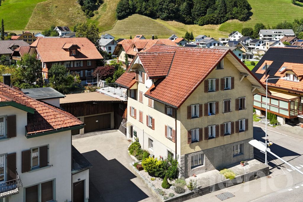 Property photo 2 of 9