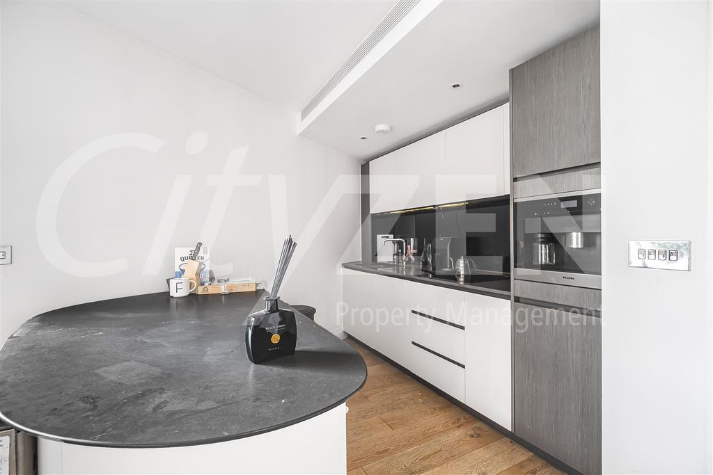 Property photo 2 of 20 Kitchen