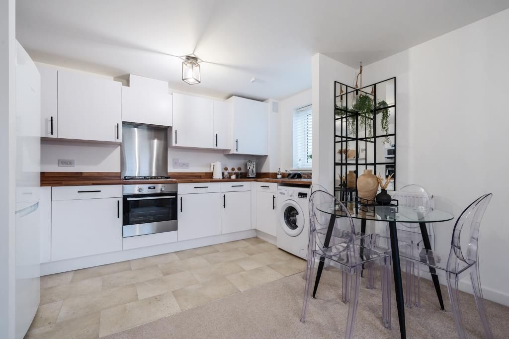 Property photo 3 of 20 Kitchen