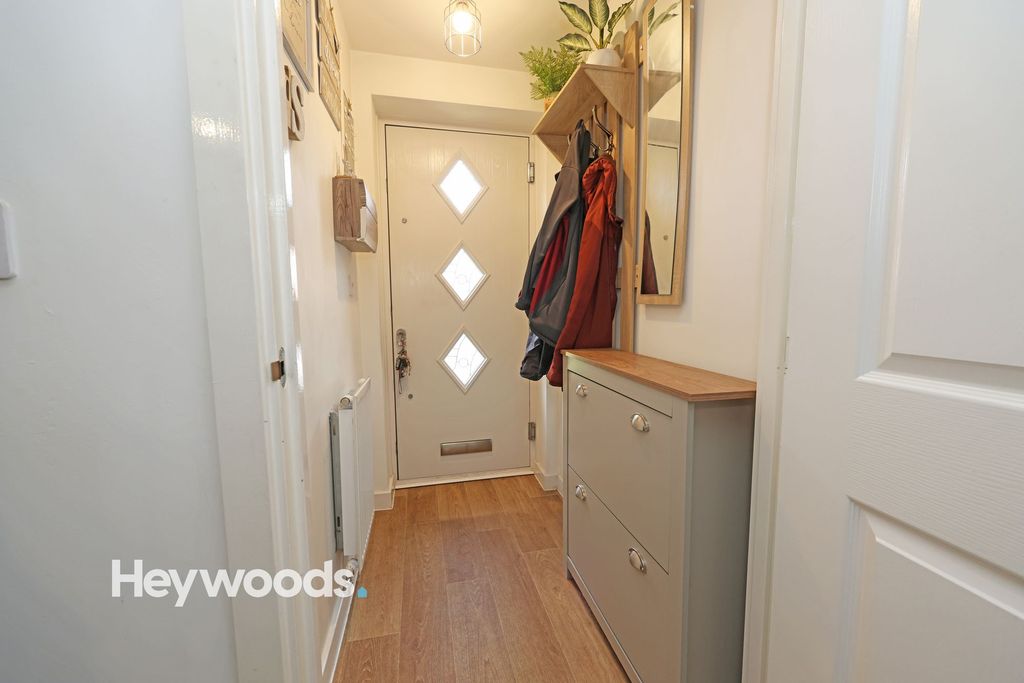 Property photo 2 of 31